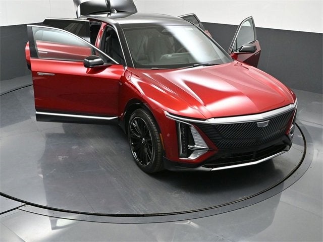 2025 Cadillac LYRIQ Luxury 1