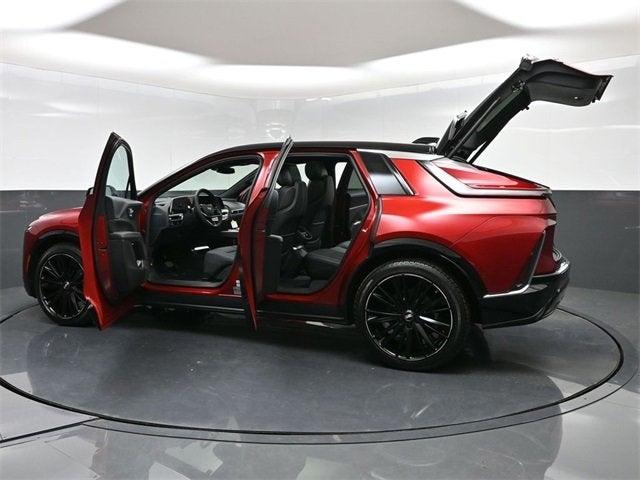 2025 Cadillac LYRIQ Luxury 1