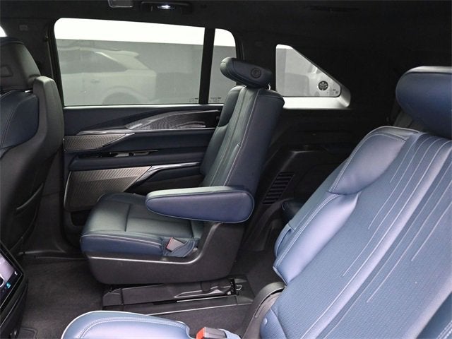 2025 Cadillac ESCALADE IQ Luxury 2