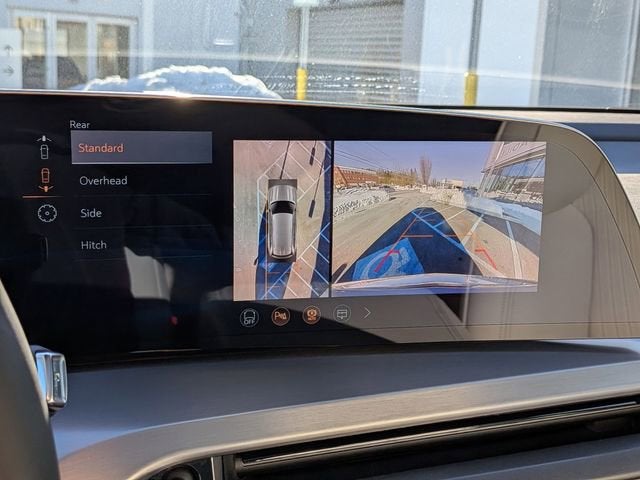 2026 Cadillac VISTIQ Luxury