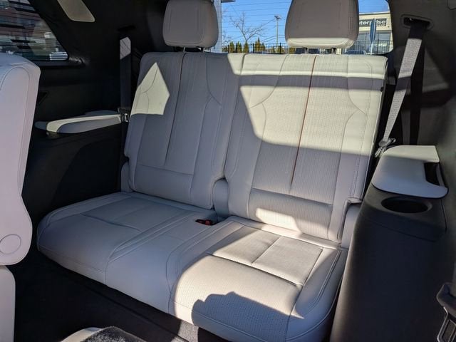 2026 Cadillac VISTIQ Luxury