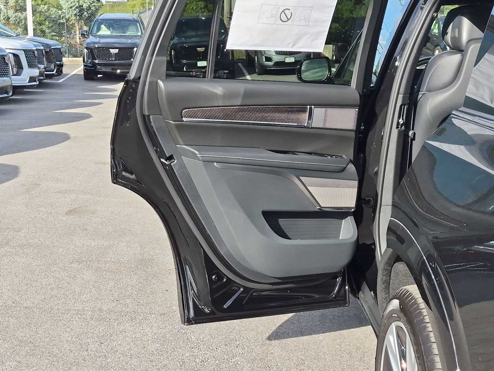 2027 Cadillac VISTIQ Luxury - Photo 35