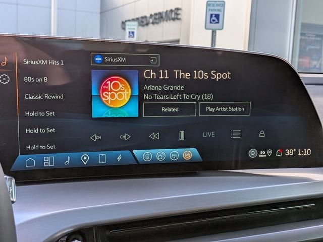 2026 Cadillac VISTIQ Luxury