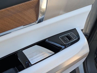 2026 Cadillac VISTIQ Luxury