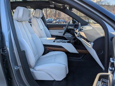 2026 Cadillac VISTIQ Luxury