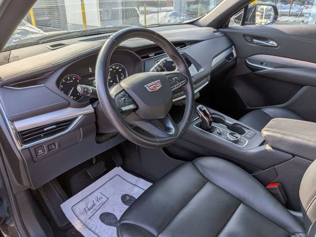 2023 Cadillac XT4 Premium Luxury