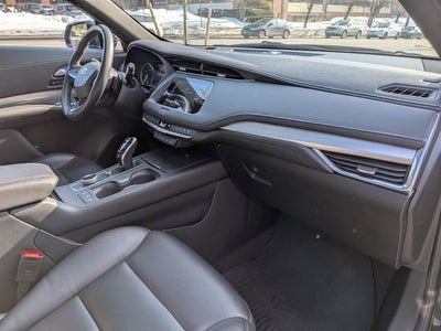 2023 Cadillac XT4 Premium Luxury