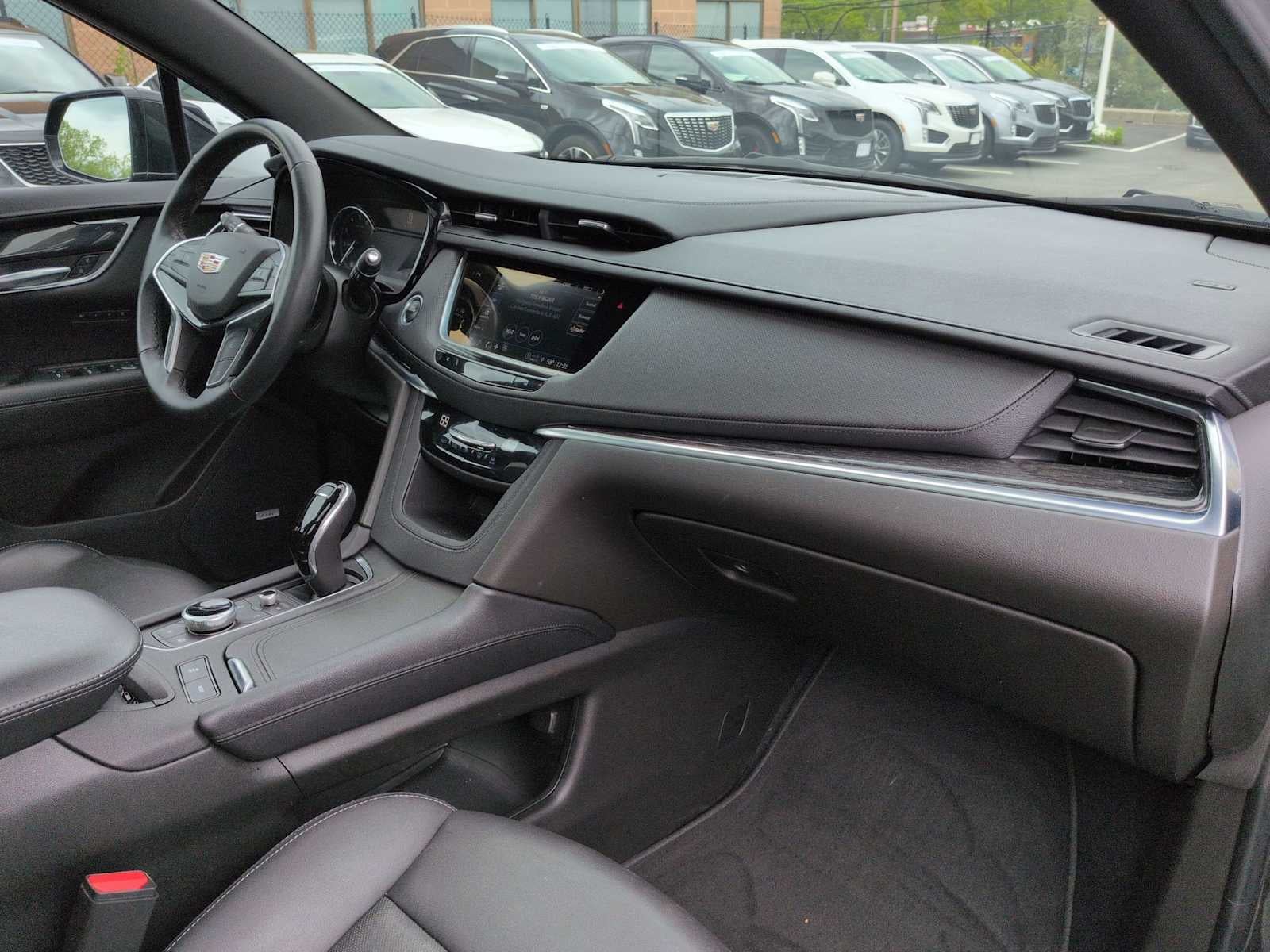 2022 Cadillac XT5 Premium Luxury