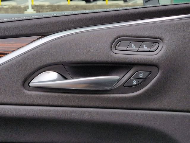 2022 Cadillac Escalade Luxury