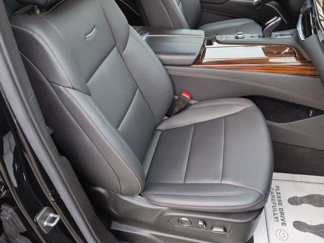 2022 Cadillac Escalade Luxury