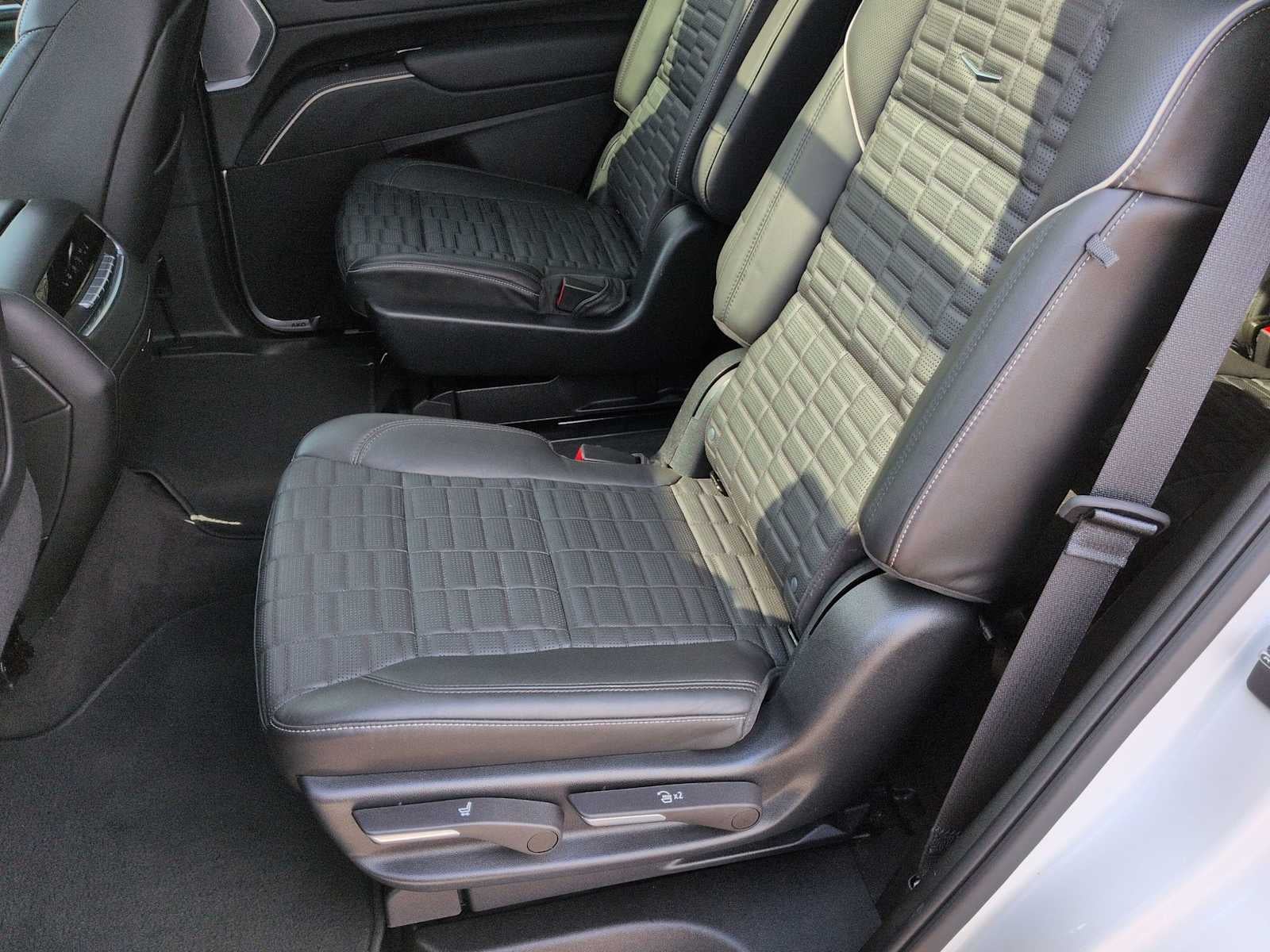 2023 Cadillac Escalade Premium Luxury Platinum