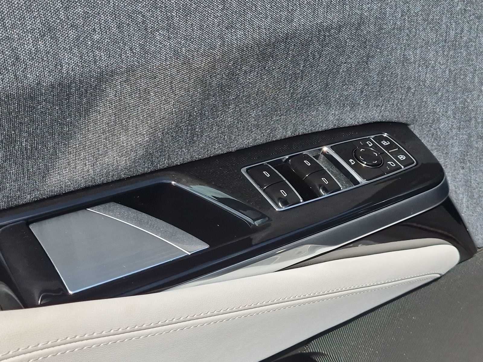 2026 Cadillac Escalade ESV V-Series - Photo 20