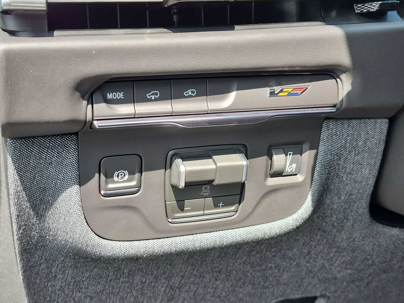 2026 Cadillac Escalade ESV V-Series - Photo 27