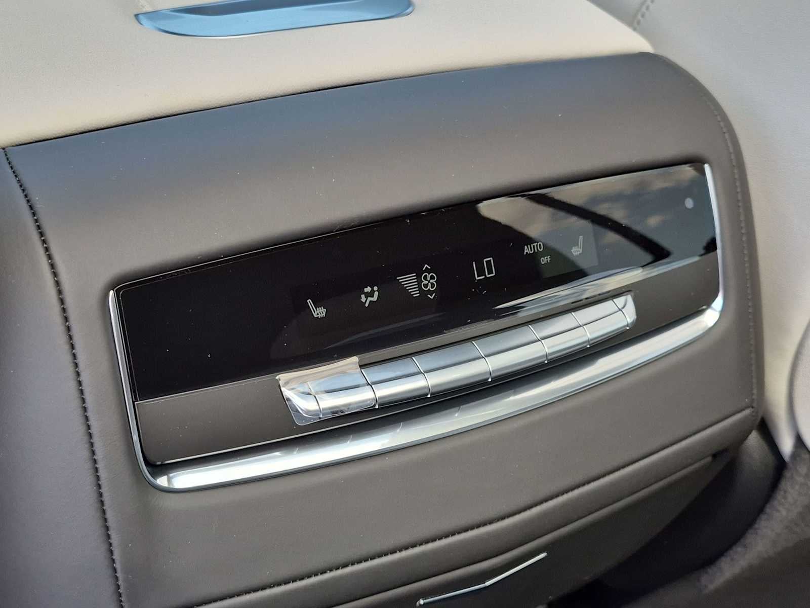 2026 Cadillac Escalade ESV V-Series - Photo 45