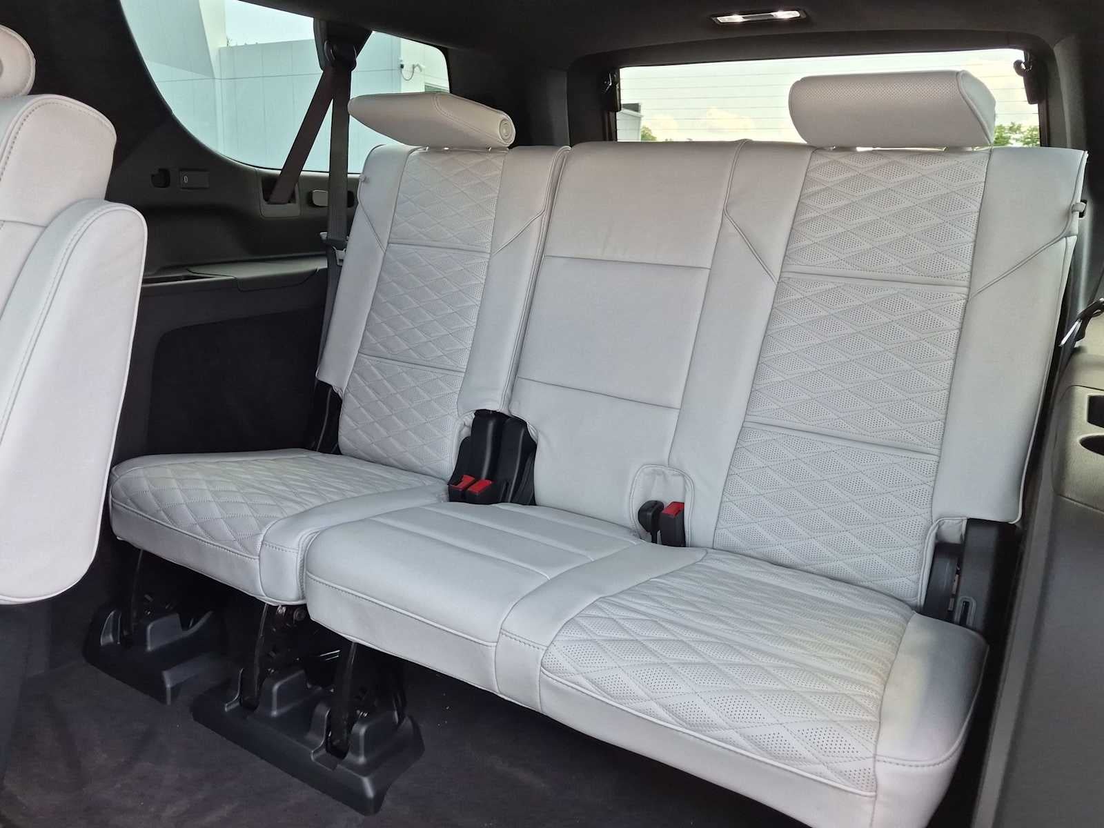 2026 Cadillac Escalade ESV V-Series - Photo 47