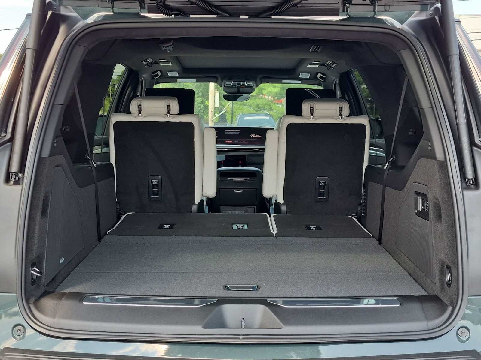 2026 Cadillac Escalade ESV V-Series - Photo 7