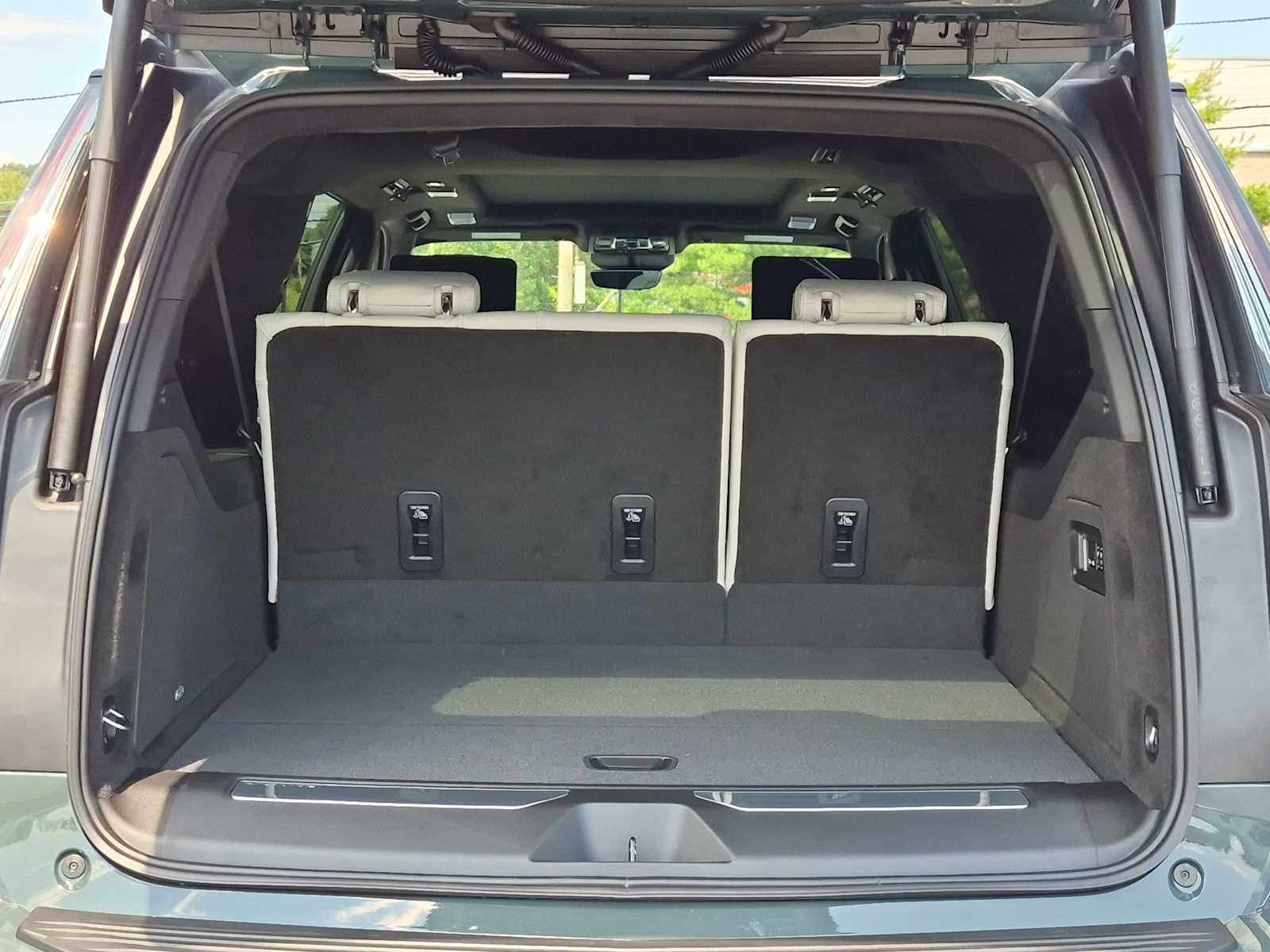 2026 Cadillac Escalade ESV V-Series - Photo 8