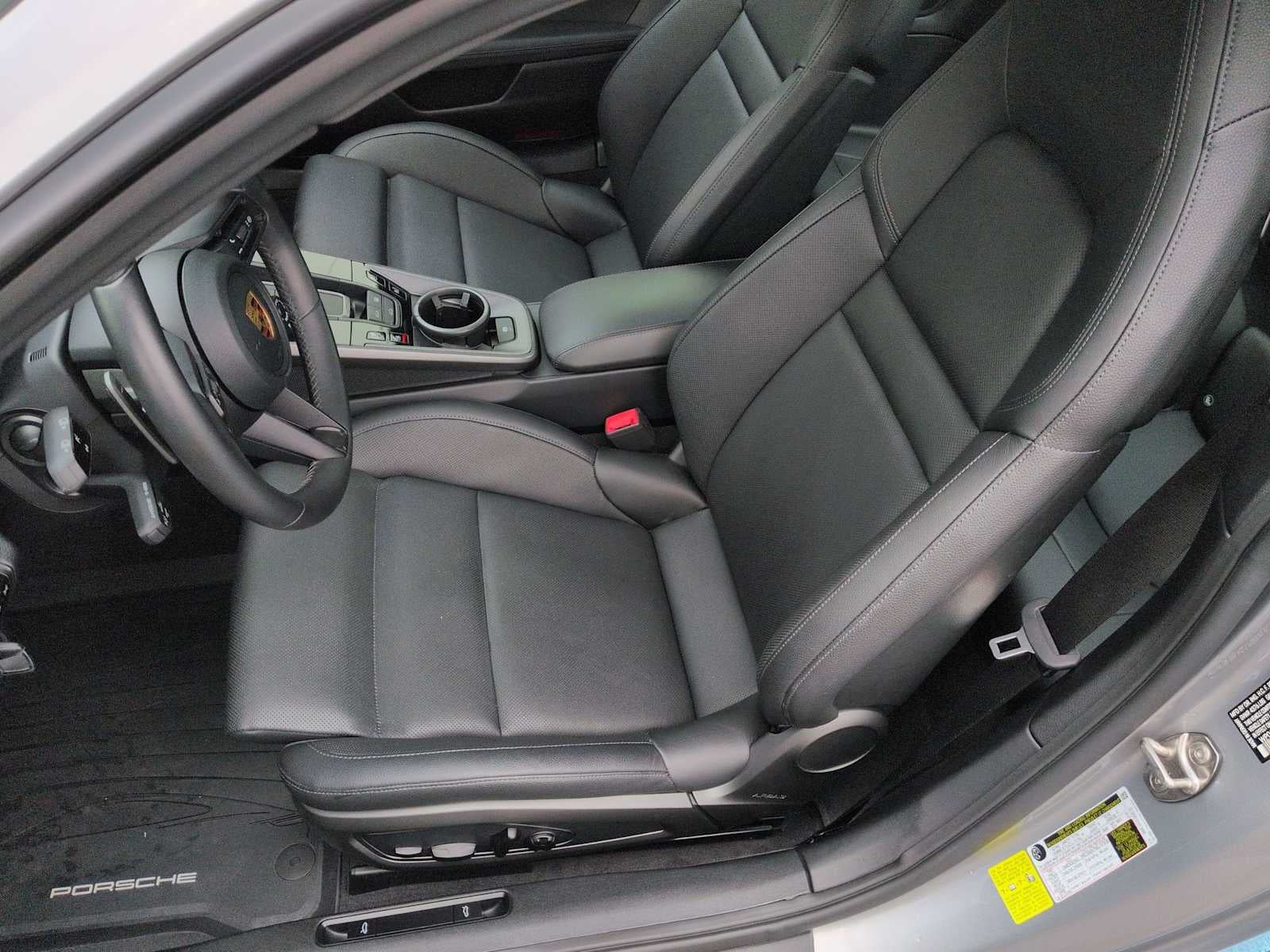2020 Porsche 911 Carrera