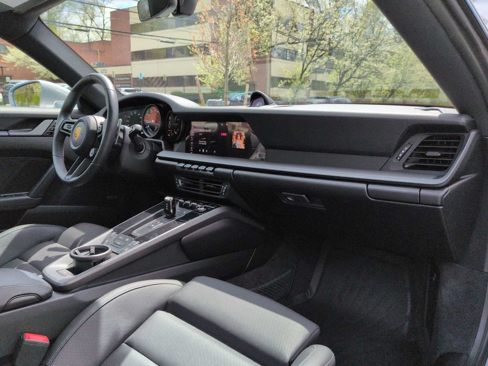 2020 Porsche 911 Carrera
